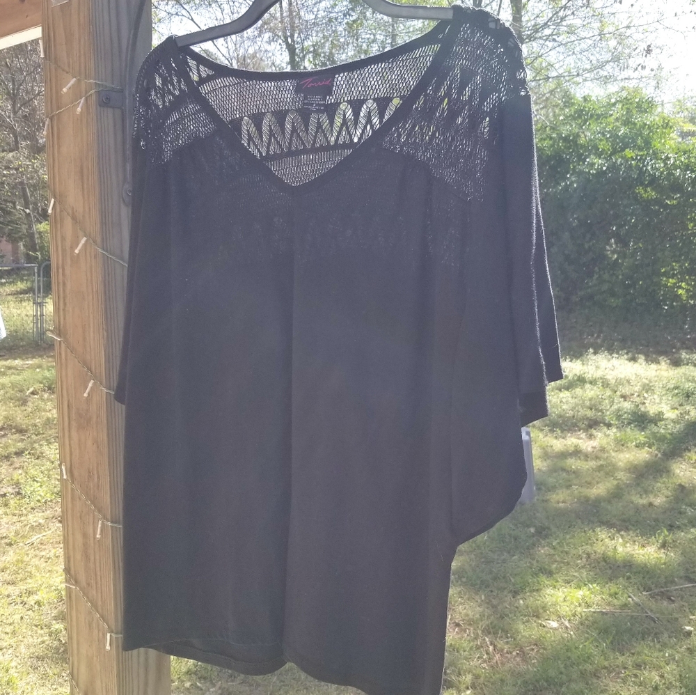 Torrid Size 3 Black Shirt With Crotchet Shoulder / Top Back
